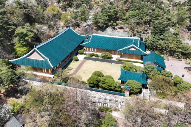 15일 서울 종로구 청와대 관저의 모습. 연합뉴스