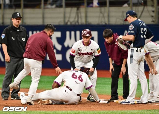 푸이그가 귀루하고 있는 모습.