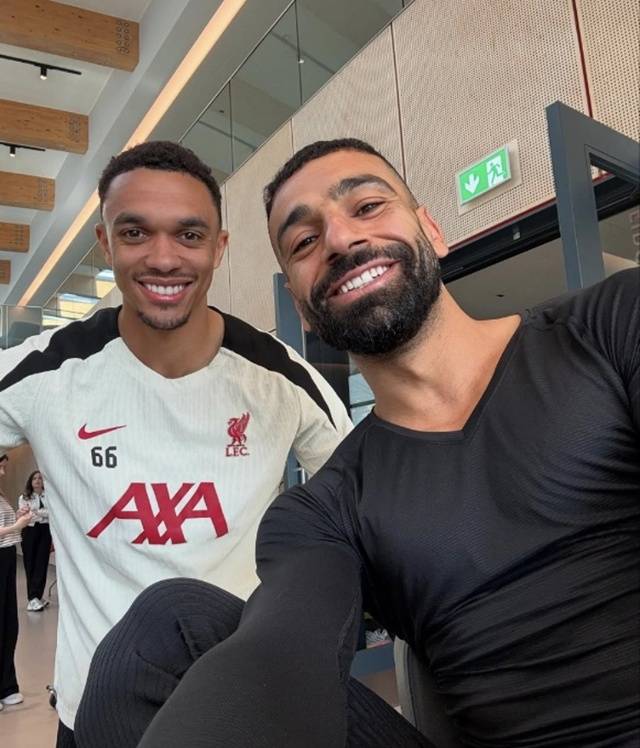 트렌트 알렉산더 아놀드와 모하메드 살라(오른쪽). /사진=모하메드 살라 SNS