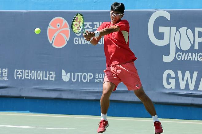 정현의 25일 준준결승 경기 모습.  [광주광역시 테니스협회 제공. 재판매 및 DB 금지]