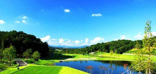 금강CC는 골프 애호가들이 선호하는 힐링 골프장이다. 금강CC