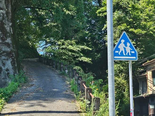 28b9d932da836ff23bec85e04f857d6da592b90bd9ae8cdf6dad367a4cc2ac91f28990