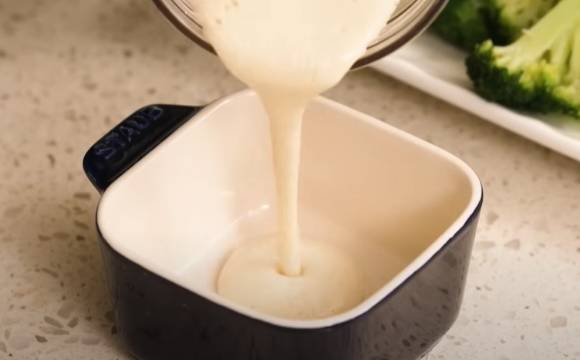 사진은 완성된 순두부 드레싱 소스. 마요네즈의 대체용 소스로, 건강에 좋은 것으로 알려졌다. [사진=유튜브 @지식한상]