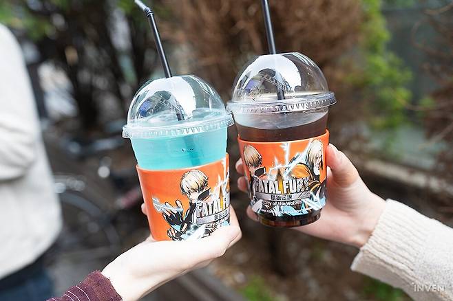 ▲ 테리 보가드의 블루레몬 에이드와 락 하워드의 아메리카노