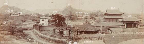 오는 7월 13일까지 서울 덕수궁 돈덕전과 정관헌에서 개항 이후 궁궐에 건립된 서양식 건축물인 양관의 역할을 조명하는 '대한제국 황궁에 선 양관 - 만나고, 간직하다' 특별전이 열린다. 사진은 1902년 경 덕수궁 전경. 사진 국립현대미술관