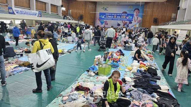 ▲ 올해 첫 나또시장이 26일 속초 청초생활체육관에서 열렸다.