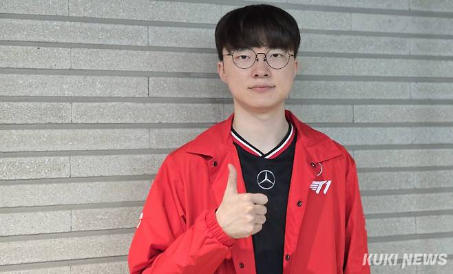 ‘페이커’ 이상혁이 25일 오후 7시 서울 종로구 롤파크 LCK 아레나에서 열린 ‘2025 LCK’ 정규시즌 1라운드 디플러스 기아와 경기가 끝난 뒤 쿠키뉴스와 만나 인터뷰하고 있다. 김영건 기자