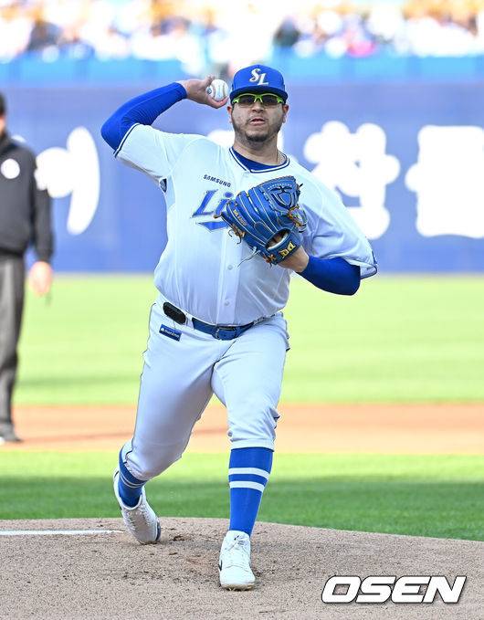 [OSEN=대구, 이석우 기자] 26일 대구삼성라이온즈파크에서 2025 신한 SOL 뱅크 KBO 리그 삼성 라이온즈와 NC 다이노스의 경기가 열렸다. 홈팀 삼성은 후라도가, 방문팀 NC는 이용찬이 선발 출전했다. 삼성 라이온즈 선발 투수 후라도가 역투하고 있다. 2025.04.26 / foto0307@osen.co.kr