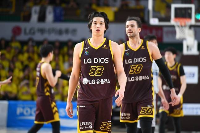 LG 칼 타마요(왼쪽)와 아셈 마레이. /사진=KBL 제공