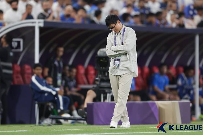 고개 숙인 이정효 감독 [한국프로축구연맹 제공. 재판매 및 DB금지]