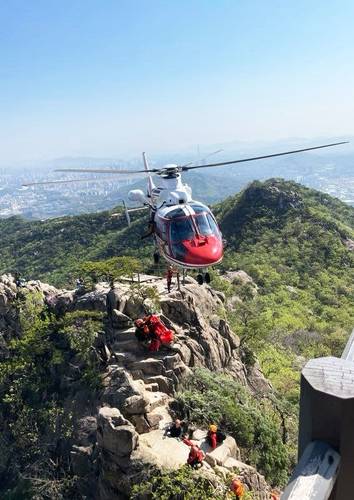 헬기 이송 [경기소방재난본부 제공. 재판매 및 DB 금지]