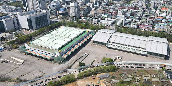 지난 2020년 2월 남촌농산물도매시장으로 이전하면서 폐장한 구월농산물도매시장이 조만간 철거가 예정이다. 사진은 27일 인천시 남동구 구월농산물도매시장 전경.정선식기자
