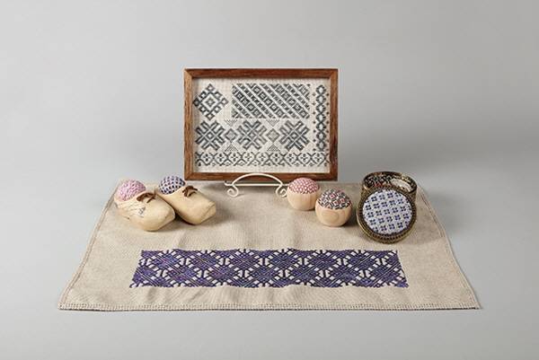 김해시 공예품대전 아이비퀼트앤자수의 금상작 '색실로 만드는 무늬'. / 김해시