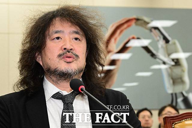 국민의힘이 유시민 작가와 방송인 김어준 씨(사진)를 향해 "사법부 겁박이 도를 넘었다"고 비판했다. /남윤호 기자