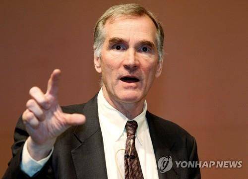 1985년 예일대 기금 운용 책임자로 영입돼 '예일 모델'을 만든 데이비드 스웬슨. 연합뉴스