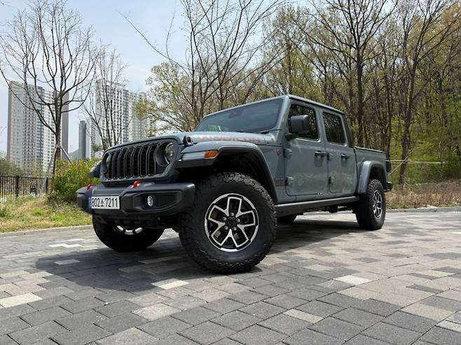 지프 뉴 글래디에이터 루비콘 모델 사진=육동윤 글로벌이코노믹 기자