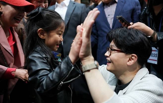 4월 20일 대구 서문시장을 찾은 한동훈 국민의힘 대선 경선 후보. 사진=한동훈 페이스북