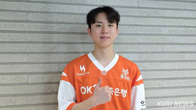 ‘모건’ 박루한이 27일 오후 3시 서울 종로구 롤파크 LCK 아레나에서 열린 ‘2025 LCK’ 정규시즌 1라운드 T1과 경기가 끝난 뒤 쿠키뉴스와 만나 인터뷰하고 있다. 김영건 기자