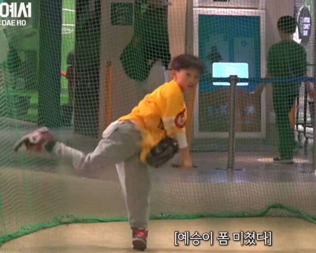 이대호의 아들 이예승이 야구를 시작한 것으로 알려졌다. / 유튜브 '이대호' 캡처