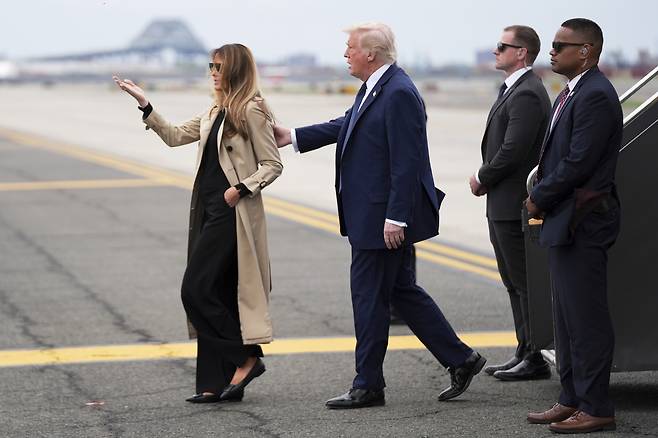 도널드 트럼프 미국 대통려와 멜라니아 여사[AP]
