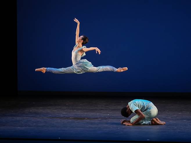 ABT 박선미와 캘빈 로열 3세의 ‘대질주 고트샬크&nbsp;중 2인무’. &nbsp;GS아트센터 제공