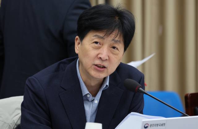 오기형 더불어민주당 의원이 24일 정부광주지방합동청사에서 열린 국회 기획재정위원회 광주지방국세청 국정감사에서 질의하고 있다. 2024.10.24/뉴스1