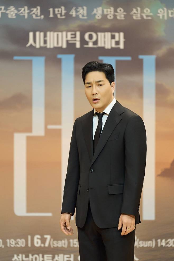 드라마, 영화로 대중에게 친숙한 배우 하도권은 2004년 ‘미녀와 야수’로 데뷔한 뮤지컬배우였다. 지난해 오랜 만에 뮤지컬 무대로 복귀해 관심을 모았던 그가 이번에는 ‘한 맺힌’ 오페라 주연에 도전한다.    사진제공 ｜ 오픈씨어터