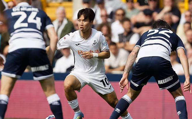 밀월을 상대로 선발 출전한 스완지시티 공격수 엄지성 [스완지시티 홈페이지 캡처. 재판매 및 DB 금지]