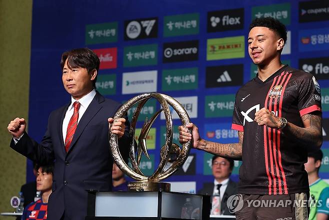 FC서울 김기동 감독과 린가드 [연합뉴스 자료사진]