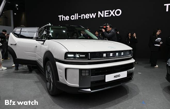 지난 3일 경기 고양시 킨텍스에서 열린 '2025서울모빌리티쇼'에서 공개된 현대차의 '디 올 뉴 넥쏘'./사진=이명근 기자 qwe123@