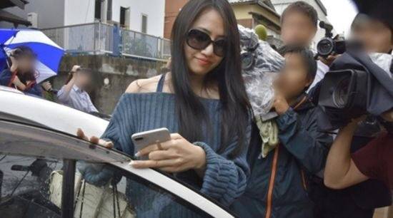 스도 사키가 노자키 고스케 사망 후인 2018년 6월 6일 와카야마현에 있는 노자키의 집을 방문했을 때의 모습.(사진=연합뉴스)