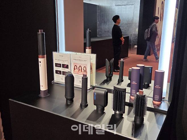 다이슨의 신제품인 ‘에어랩 코안다2x™(투엑스) 멀티 스타일러 앤 드라이어’.(사진=조민정 기자)