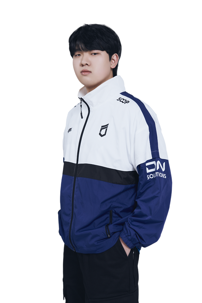 배재성이 28일 서울 잠실DN콜로세움에서 열린 2025 FSL 스프링 C조 최종전에서 박세영을 2-0으로 이겼다. 사진 | 넥슨