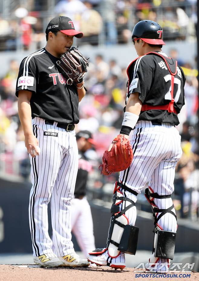 26일 광주 기아챔피언스필드에서 열린 KIA 타이거즈와 LG 트윈스의 경기. LG 이지강이 숨을 고르고 있다. 광주=박재만 기자 pjm@sportschosun.com/2025.04.26/