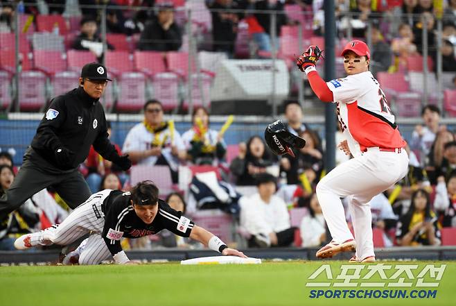 박동원의 다음 목표는 3루였지만, 상대 호수비에 허를 찔렸다.