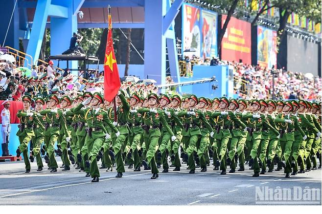 지난 27일 호찌민시에서 열린 남부 해방 및 조국 통일 50주년 퍼레이드 리허설. /베트남VN