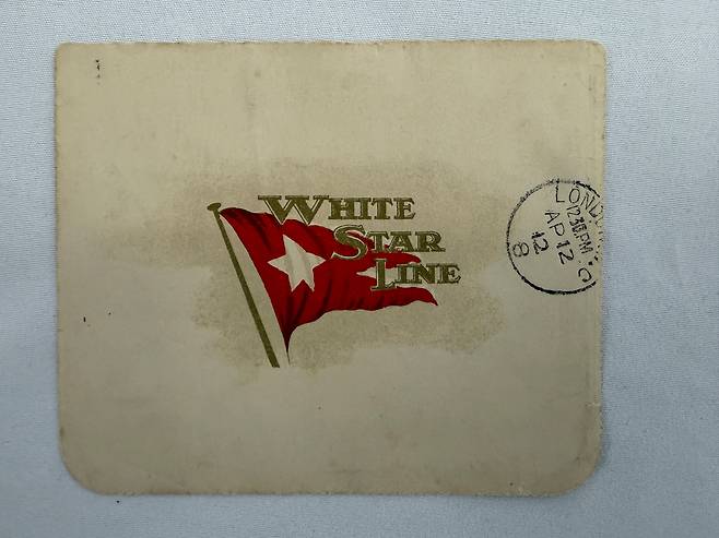 경매회사 헨리 앨드리지 앤 선(영국)이 제공한 편지 사진. 타이태닉이 침몰하기 5일 전 1등 칸 승객인 그레이시 대령이 쓴 편지다. 런던 4월12일 소인이 선명하게 찍혀 있다. /헨리 알드리지 앤 선/AP 연합뉴스