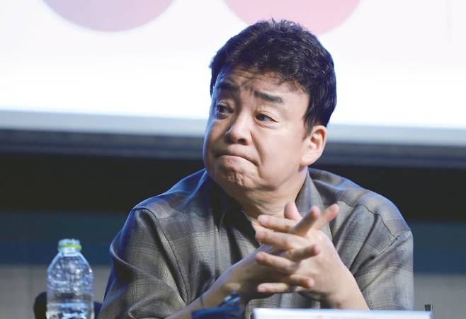 백종원 더본코리아 대표이사가 2024년 10월 서울 영등포구 콘래드서울 호텔에서 열린 더본코리아 기업설명회에 참석했다. / 뉴스1