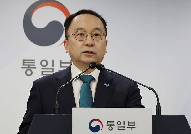 구병삼 통일부 대변인이 28일 오전 서울 종로구 정부서울청사에서 현안 관련 정례브리핑을 하고 있다. ⓒ뉴시스