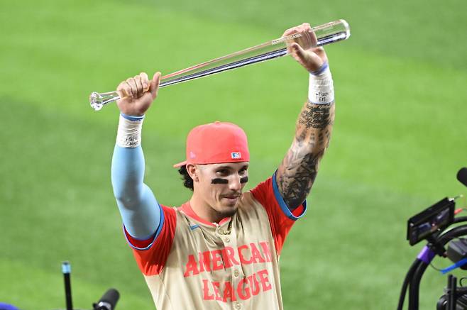 지난 시즌 올스타전에 출전한 재런 듀란의 모습. 양 손목에 다른 의미의 문구가 새겨져 있는 게 보인다. [EPA=연합뉴스]