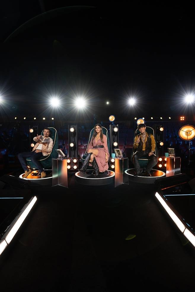 From left: Judges for the new band audition program "Pase a la Fama," Horacio Palencia, Ana Barbara and Adriel Favela (Hybe Latin America)