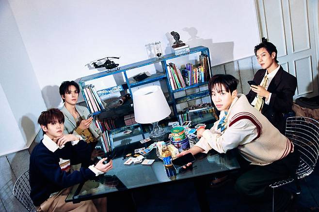 [서울=뉴시스] 하이라이트. (사진 = 어라운드 어스 제공) 2025.04.28. photo@newsis.com. *재판매 및 DB 금지