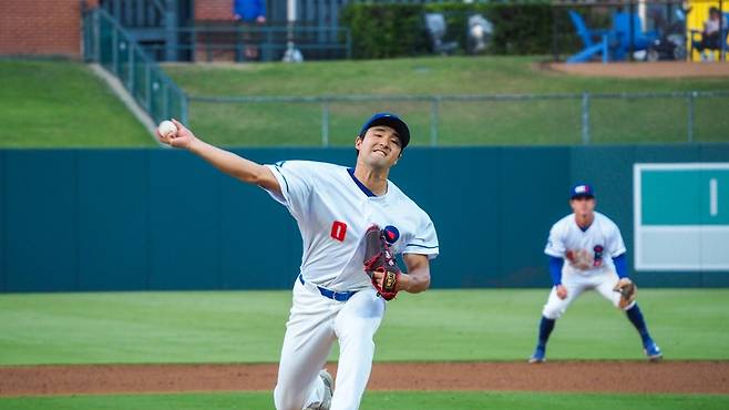 워싱턴 투수 최현일은 시즌 초반 부진한 투구로 더블A로 강등됐다. 그는 빠른 시일 내 제 궤도에 오르며 빅리그 데뷔를 이뤄낼 수 있을까. 사진은 다저스 마이너리그 시절 최현일. 마이너리그 공식 홈페이지