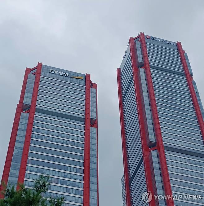 여의도 파크원타워 [촬영 안 철 수] 2024.8.4