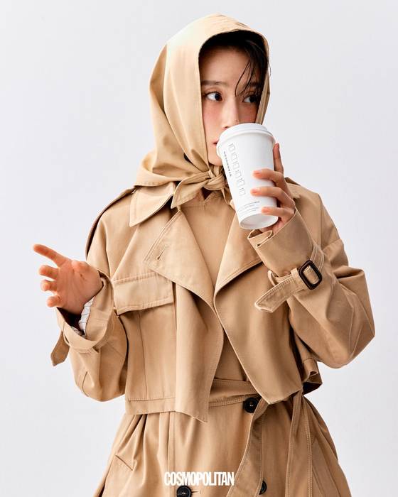 〈사진=코스모폴리탄〉