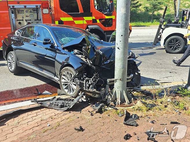 강원 원주 무실동 교통사고 현장.(원주소방서 제공, 재판매 및 DB금지)