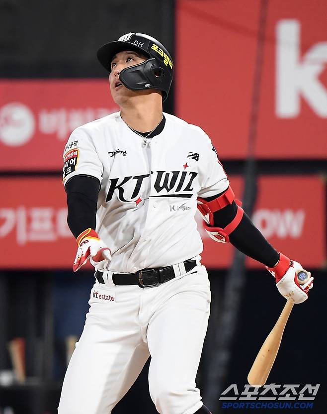 11일 수원 KT위즈파크에서 열린 삼성-KT전. 6회말 1사 3루 황재균이 1타점 안타를 치고 있다. 수원=정재근 기자 cjg@sportschosun.com/2025.4.11/
