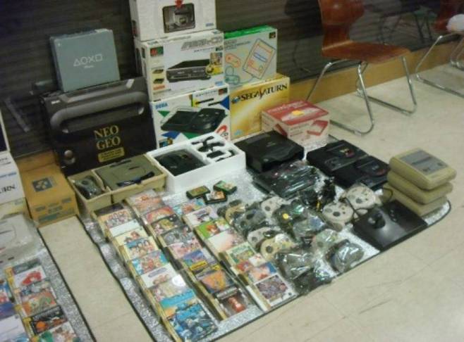 추억의 게임을 찾으려면 레트로 장터 같은 곳에서 보물찾기를 해야합니다