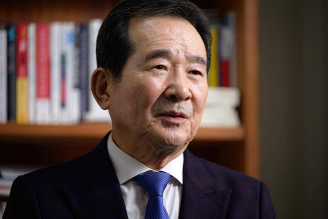 6·3 대선 출마 선언 초읽기에 들어선 것으로 알려진 한덕수 대통령 권한대행 국무총리 측의 영입설이 제기된 정세균 전 국회의장. 하상윤 기자