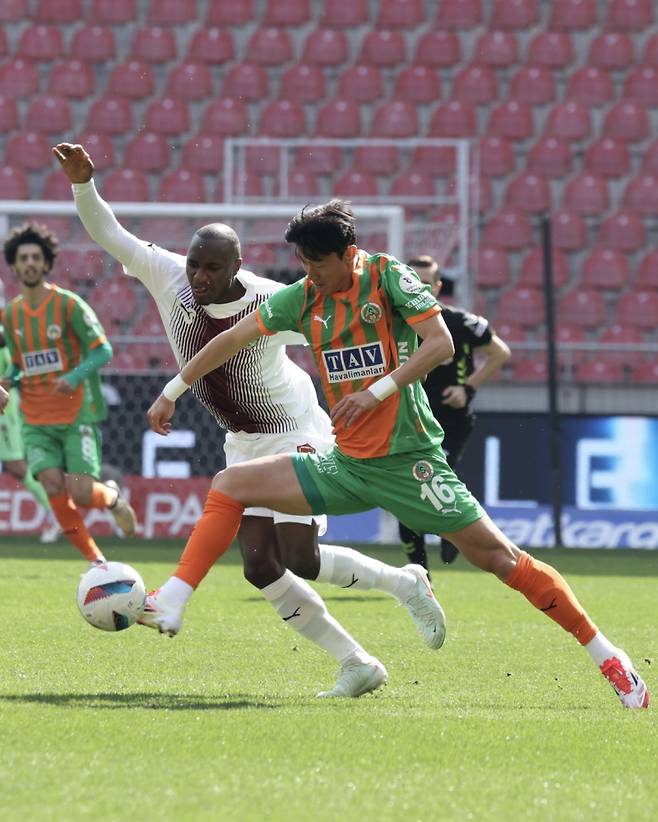 황의조. 사진=알라니아스포르 SNS